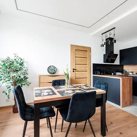 Pomorska 3-bedroom By Bookinghost Appartamento