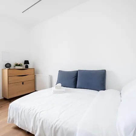 Pomorska 3-bedroom By Bookinghost * Łódź